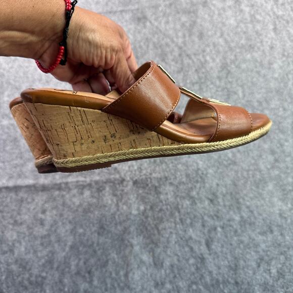 Sofft Women's 7M Cork Wedge Leather Gold Accent Slip-on Sandals - Picture 3 of 7